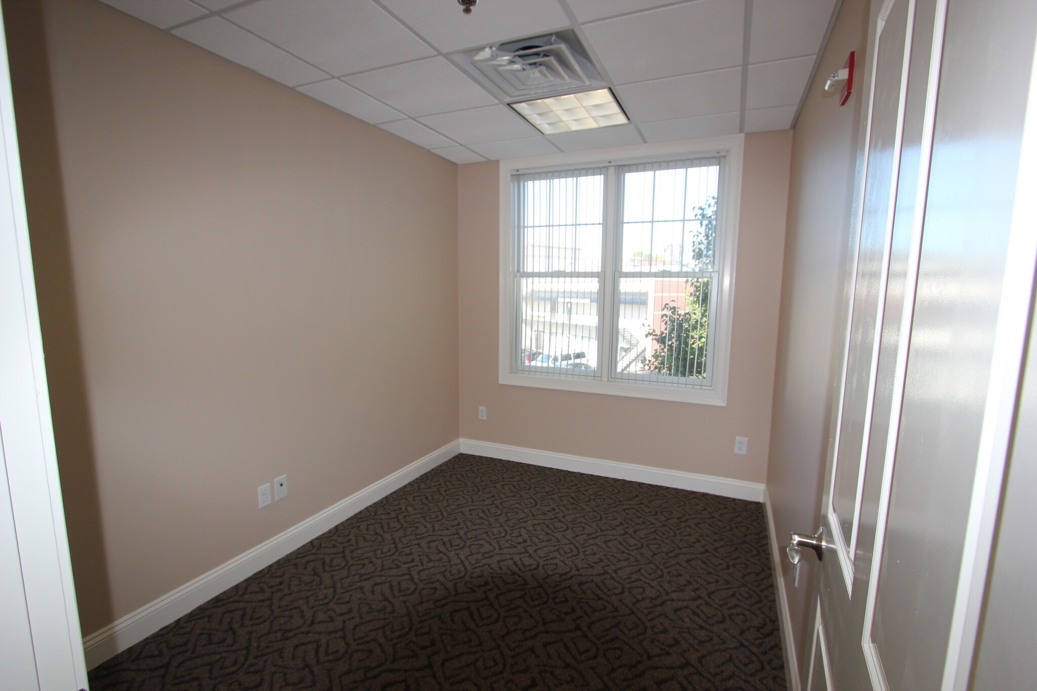 9 Summer St, Franklin, MA for lease Interior Photo- Image 1 of 3