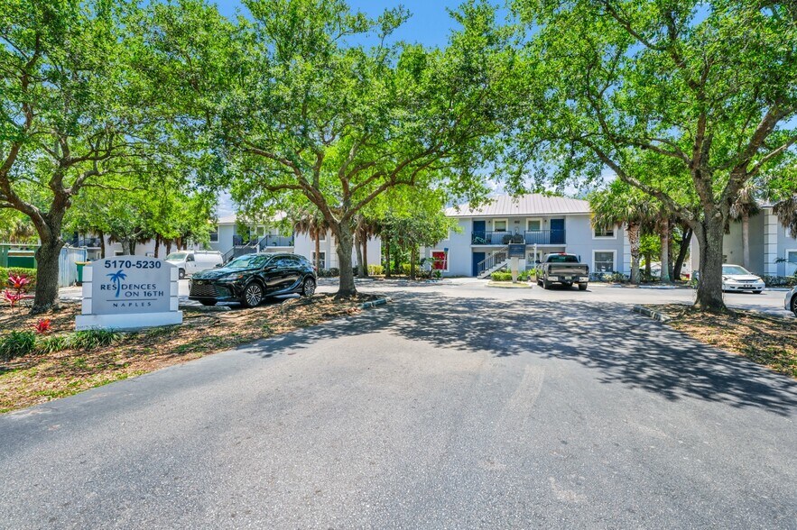 5194 16th Pl SW, Naples, FL for sale - Primary Photo - Image 1 of 1