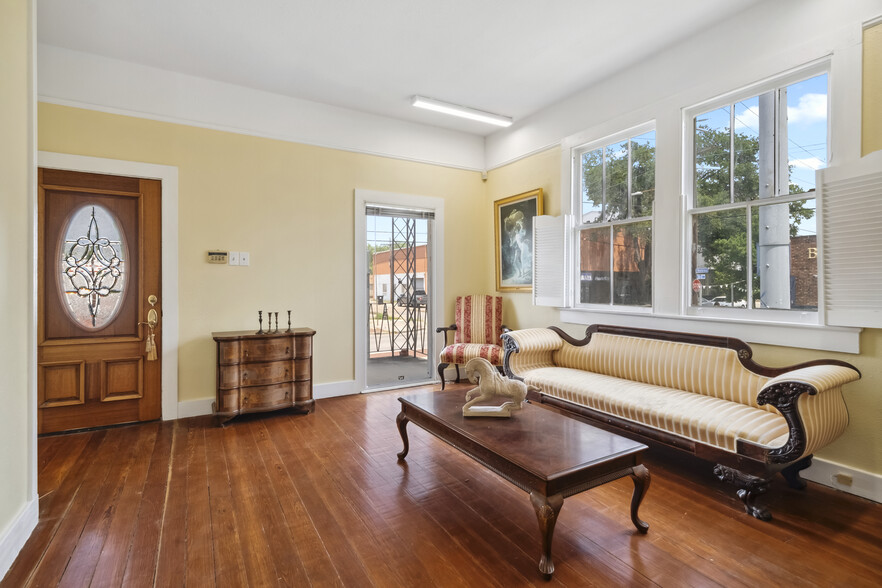 8704 Oak St, New Orleans, LA for lease - Interior Photo - Image 3 of 11