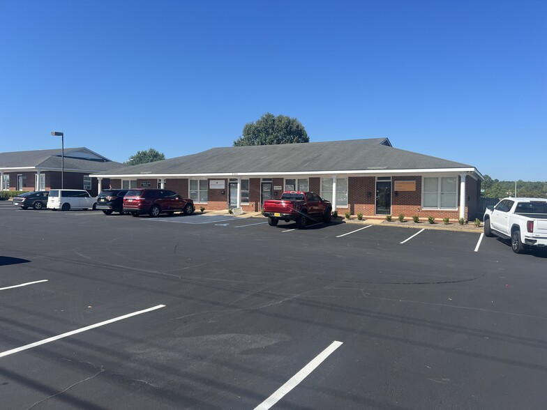 2200 Gateway Dr, Opelika, AL for lease - Building Photo - Image 1 of 2