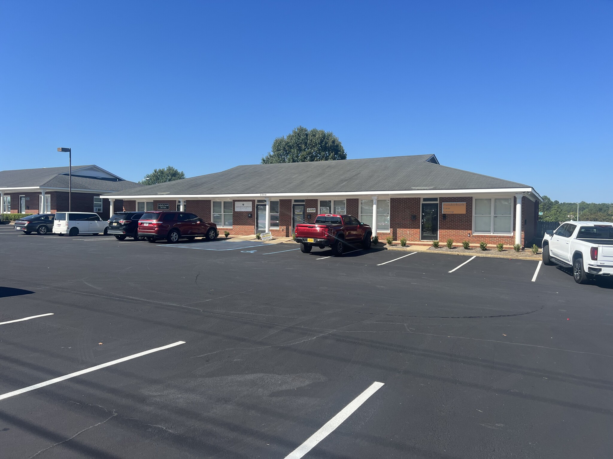 2200 Gateway Dr, Opelika, AL for lease Building Photo- Image 1 of 3