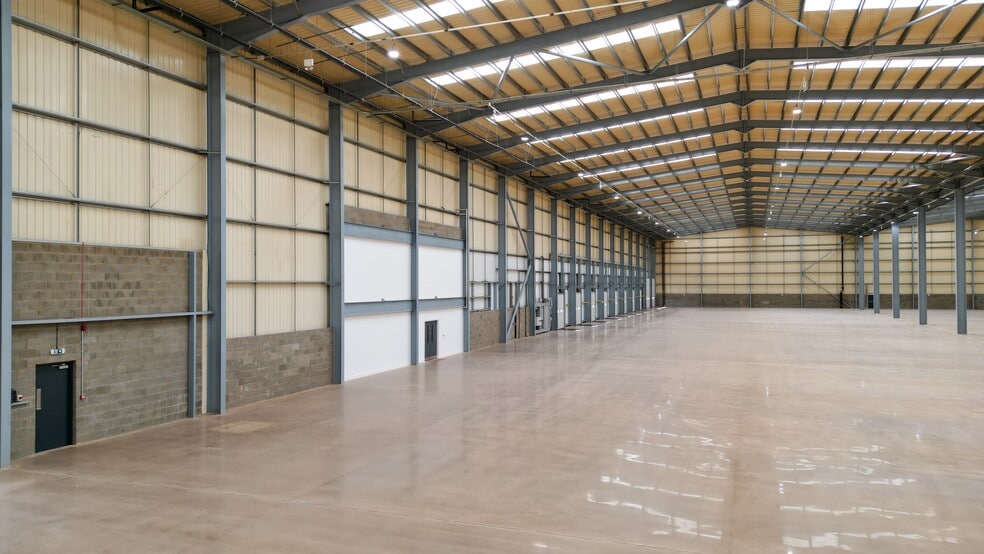 Fawsley Dr, Daventry for lease - Interior Photo - Image 2 of 4