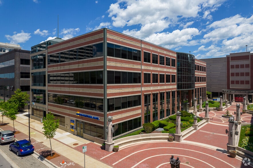 130 S Main St, South Bend, IN for lease - Building Photo - Image 2 of 23