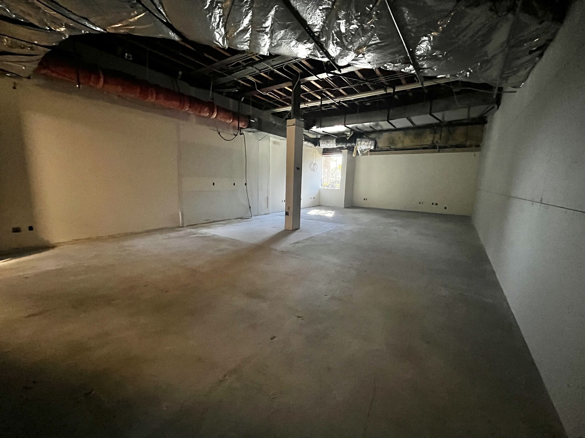 3191 W Temple Ave, Pomona, CA for lease Interior Photo- Image 1 of 4