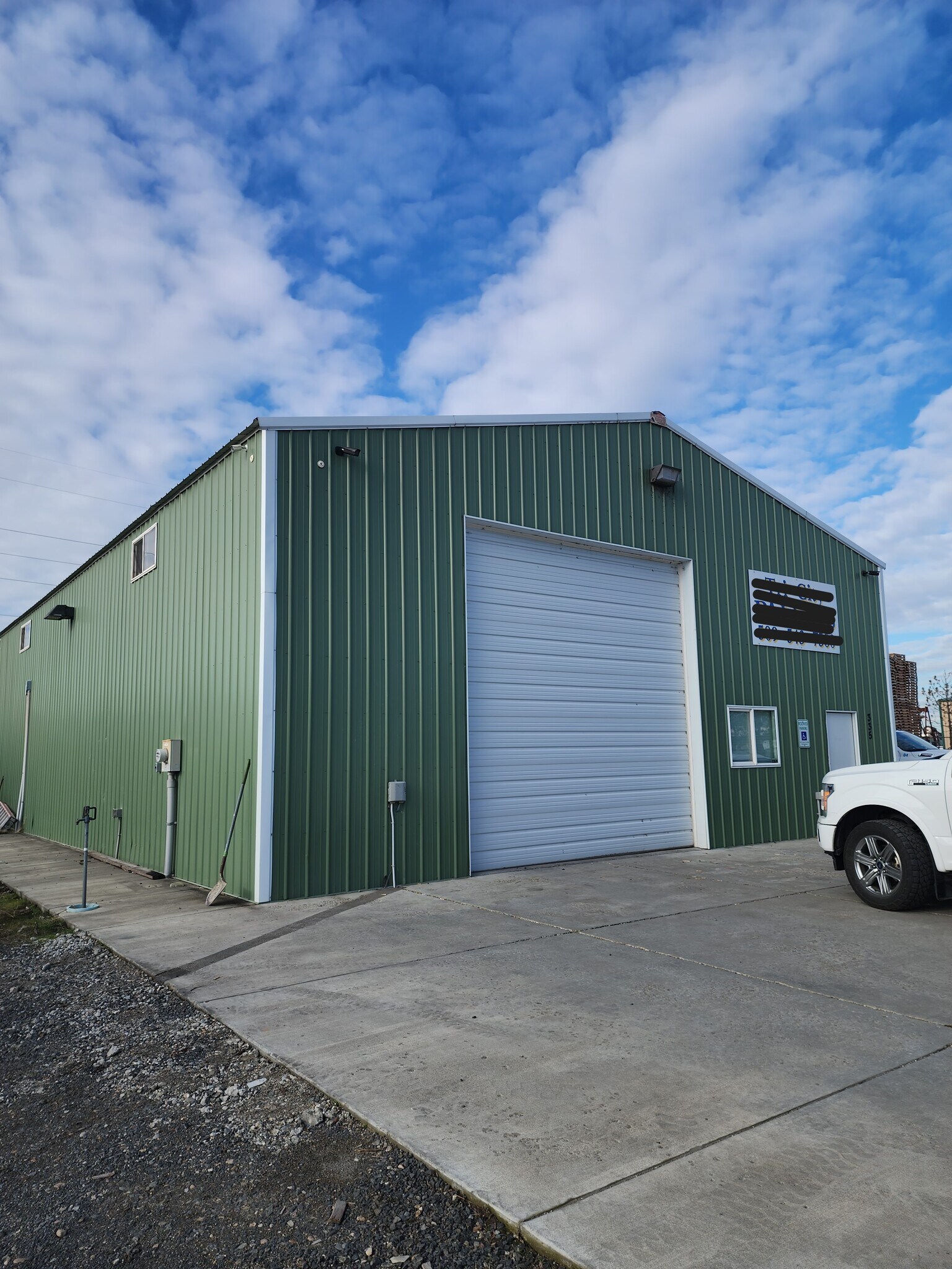 335 E B Cir, Pasco, WA for sale Primary Photo- Image 1 of 20