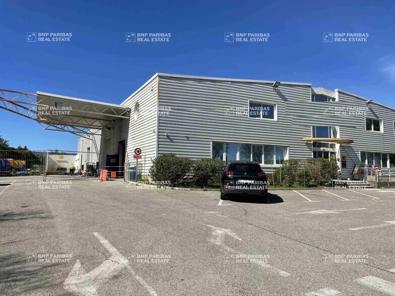 Flex in Aix-en-Provence for lease - Building Photo - Image 2 of 4