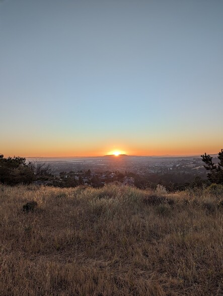 13591 Lake Chabot Rd, San Leandro, CA for lease - Building Photo - Image 2 of 10