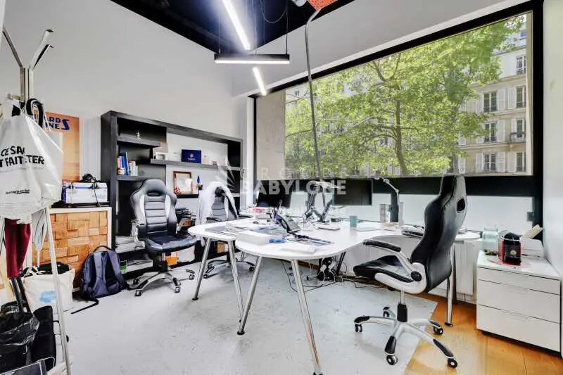 Avenue De Villiers, Paris for lease Interior Photo- Image 1 of 13