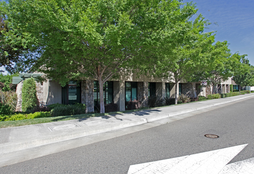 1098 Sunrise Ave, Roseville, CA for lease - Building Photo - Image 3 of 3