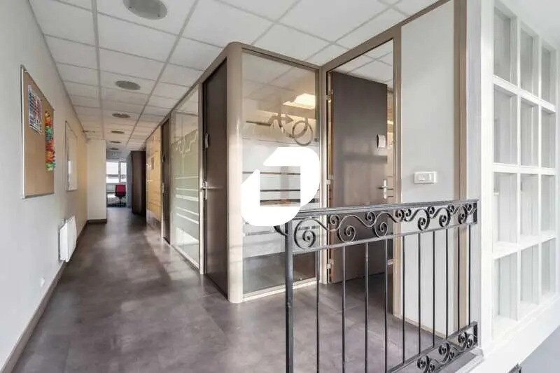 Office in Enghien-les-Bains for lease - Interior Photo - Image 3 of 14