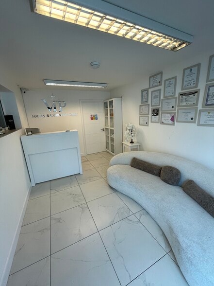 1 Cardigan Rd, Bournemouth for lease - Building Photo - Image 3 of 7