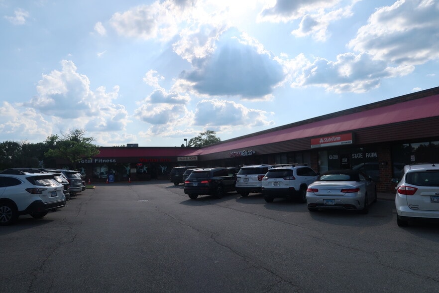 199-217 S Rand Rd, Lake Zurich, IL for lease - Building Photo - Image 2 of 8