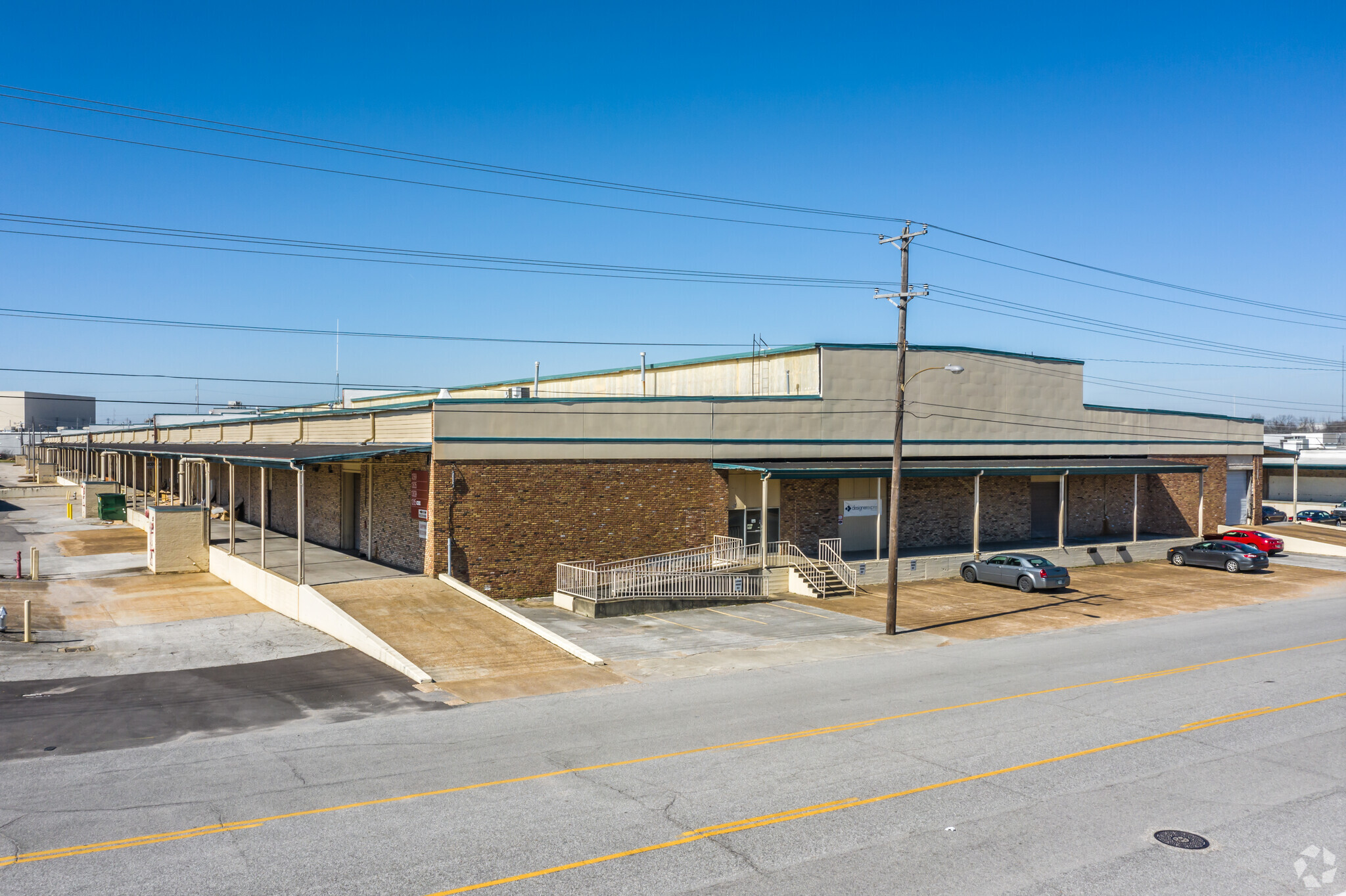 1299-1315 Farmville Dr, Memphis, TN for lease Building Photo- Image 1 of 5