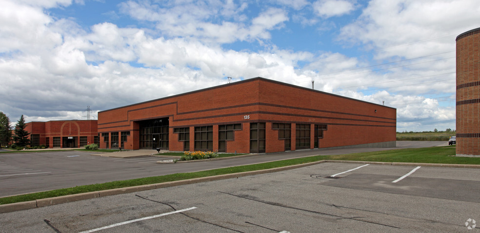 6135 Danville Rd, Mississauga, ON for lease - Building Photo - Image 2 of 4