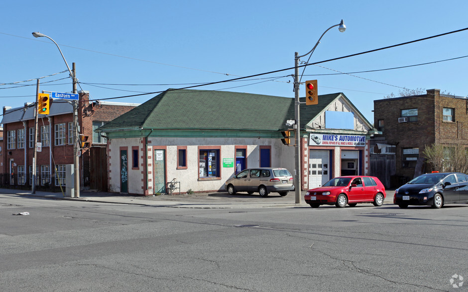 27 Leslie St, Toronto, ON for sale - Building Photo - Image 1 of 2