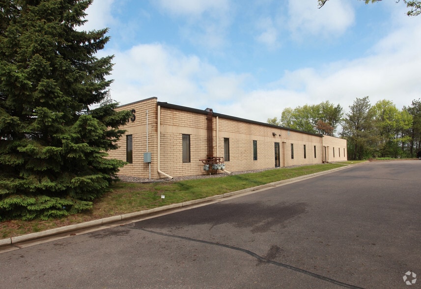 1324 W Clairemont Ave, Eau Claire, WI for lease - Building Photo - Image 2 of 4