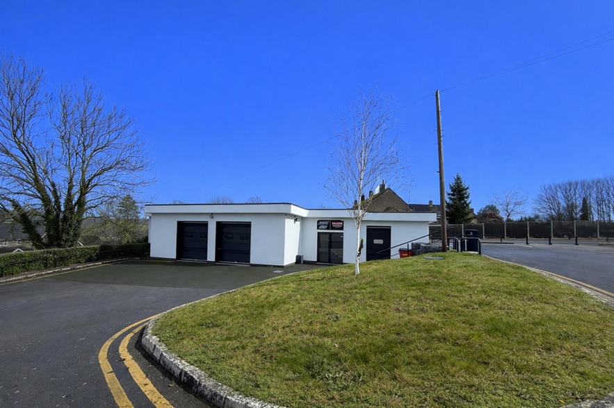 Peterborough Rd, Wansford for lease - Building Photo - Image 2 of 5