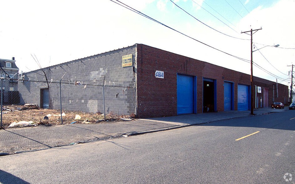 63 Pollock St, Jersey City, NJ 07305