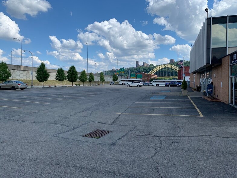1301 Beaver Ave, Pittsburgh, PA for lease - Building Photo - Image 3 of 7