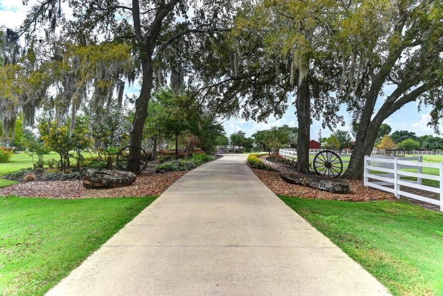 12379 FM 149 Rd, Montgomery, TX for sale - Building Photo - Image 1 of 1