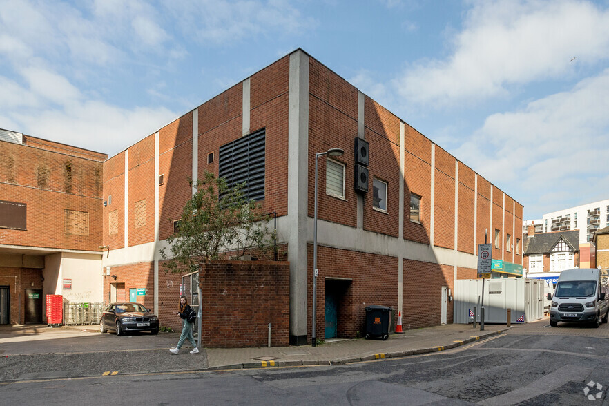 38-42 East St, Barking for lease - Building Photo - Image 3 of 3