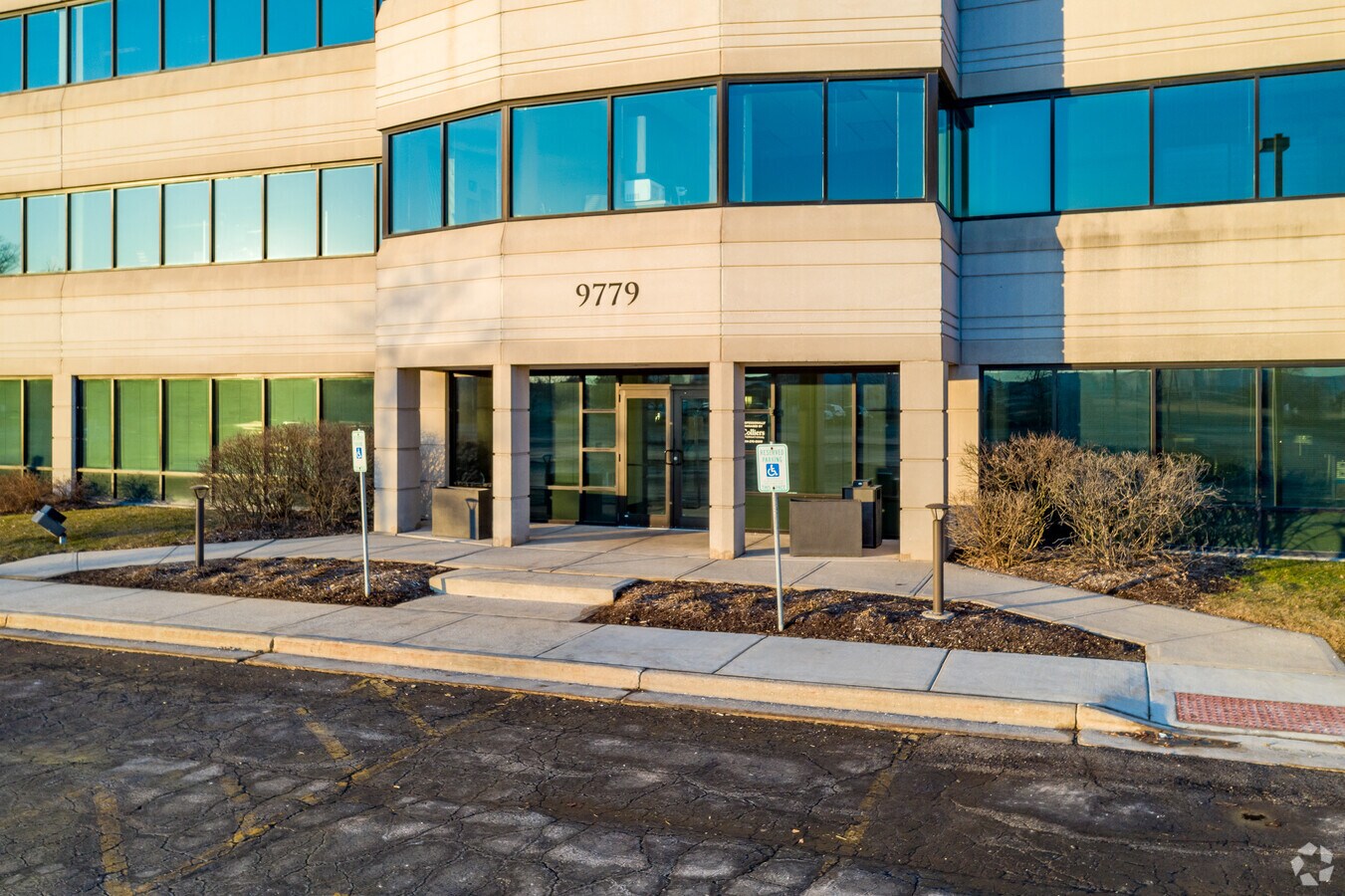 9779 S Franklin Dr, Franklin, WI 53132 Franklin Corporate Center