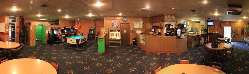 605 N Main St, Windsor, MO for sale - Building Photo - Image 1 of 1