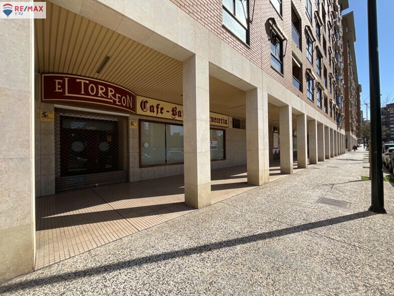Retail in Zaragoza for sale - Building Photo - Image 2 of 20