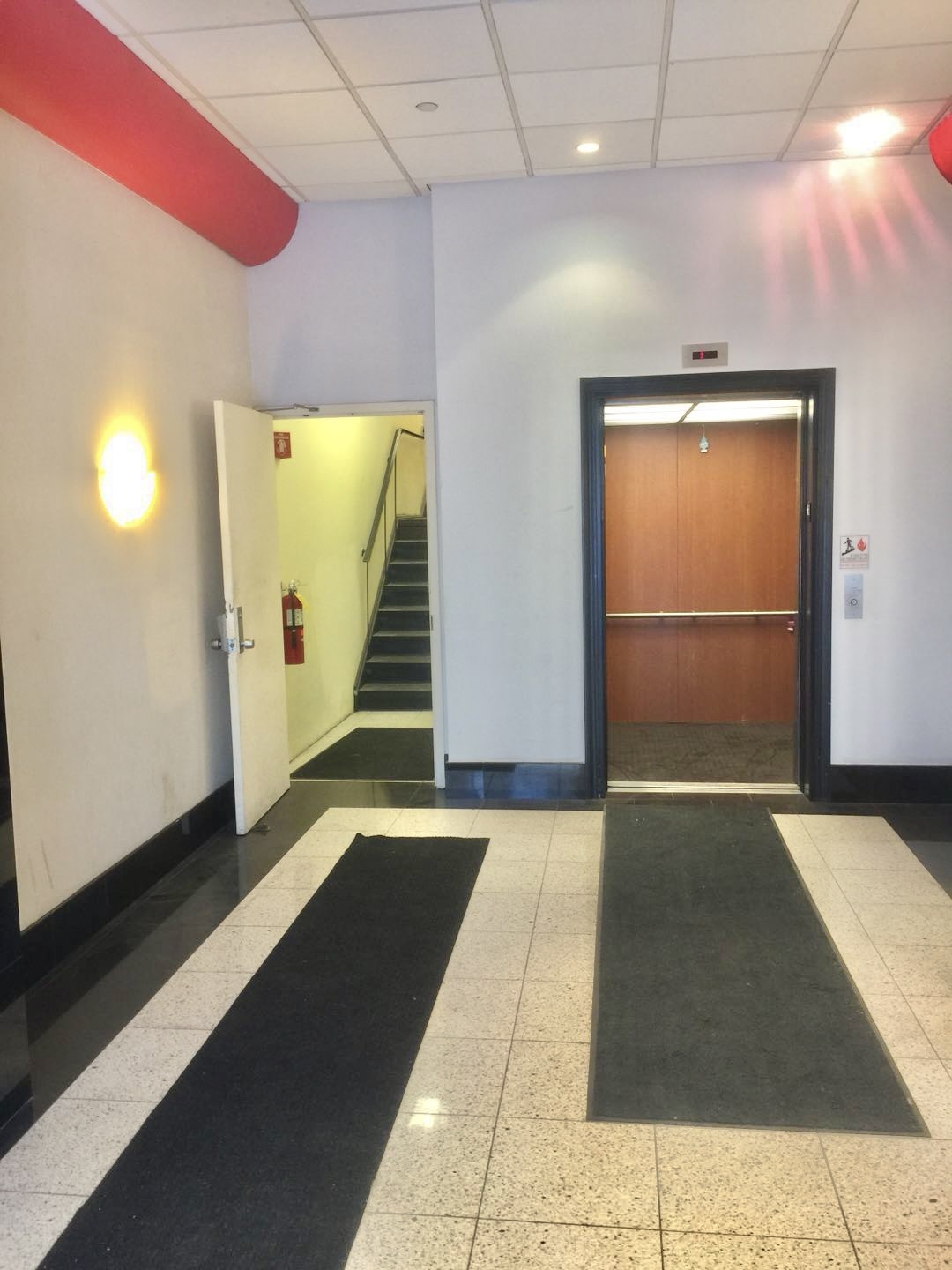 247 Fulton Ave, Hempstead, NY for lease Lobby- Image 1 of 1