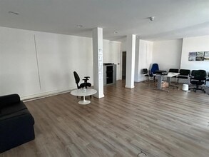 34 Crendon St, High Wycombe for lease Interior Photo- Image 2 of 3