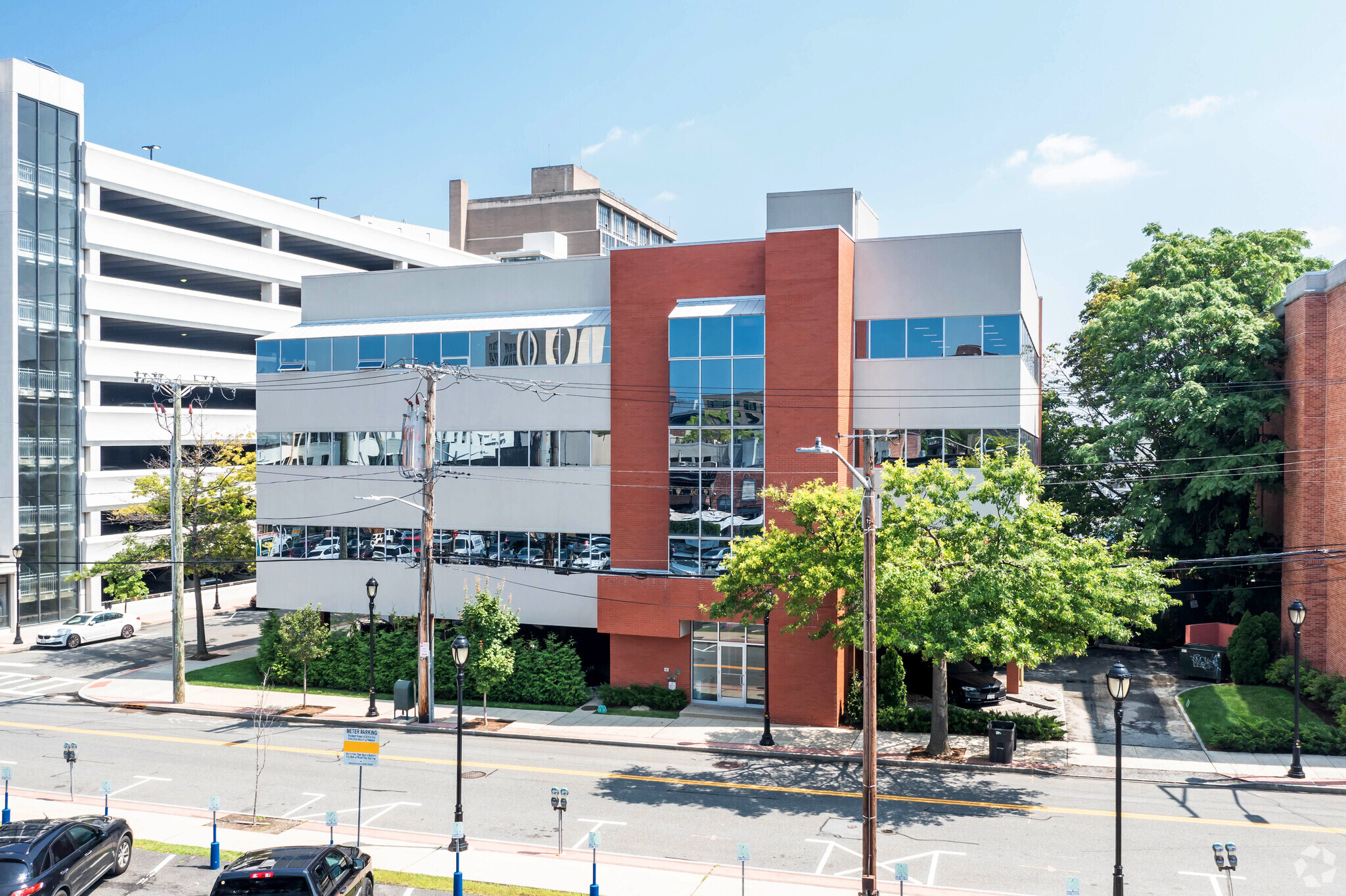 2 Lyon Pl, White Plains, NY for lease Primary Photo- Image 1 of 8