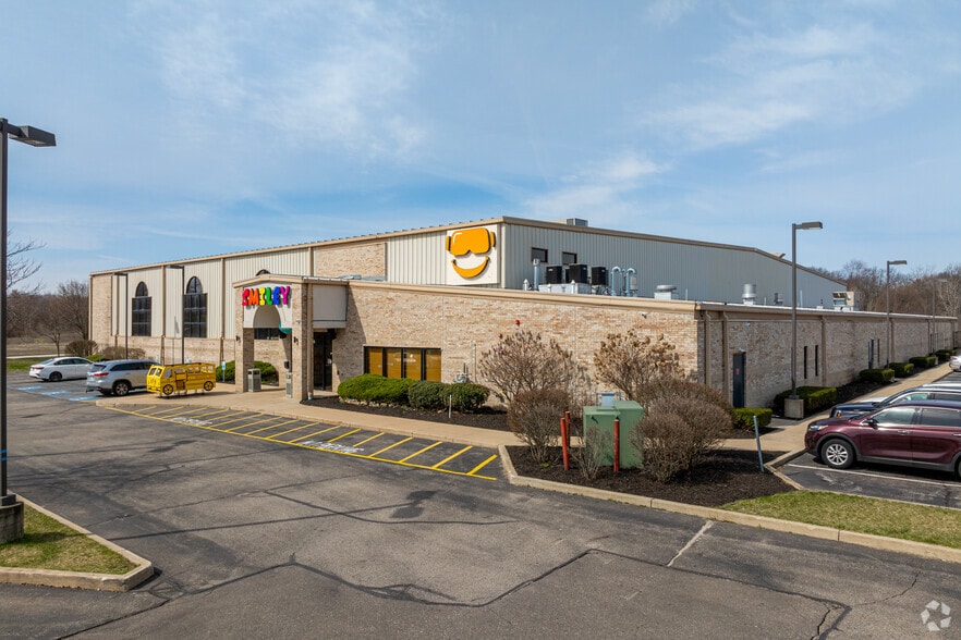 1526 Deer Run Dr, Mishawaka, IN for sale - Primary Photo - Image 1 of 1