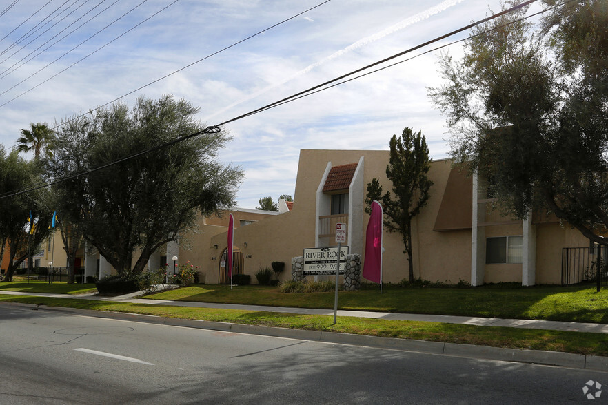 801 W Stetson Ave, Hemet, CA for sale - Primary Photo - Image 1 of 1