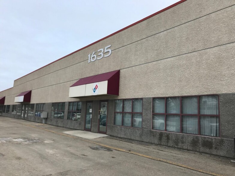 1635 Burrows Ave, Winnipeg, MB for lease - Building Photo - Image 1 of 1