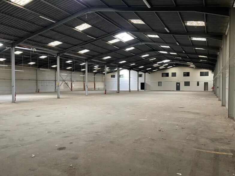 Flex in Sète for lease - Interior Photo - Image 2 of 6