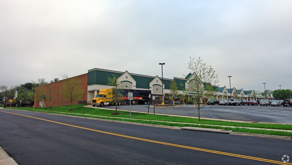 311-357 E Maple Ave, Vienna, VA for sale - Primary Photo - Image 1 of 1