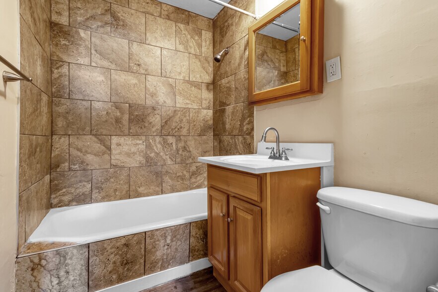 65 Sheridan Parkside Dr, Tonawanda, NY for sale - Interior Photo - Image 1 of 1