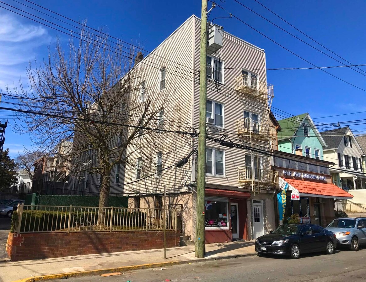 110 N 5th Ave, Mount Vernon, NY 10550