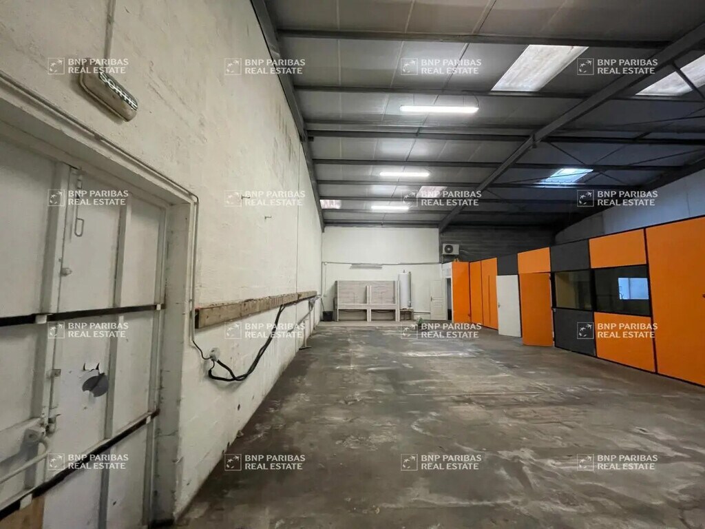 Location Local d'activités 40 m² à 180 m² - Photo 1