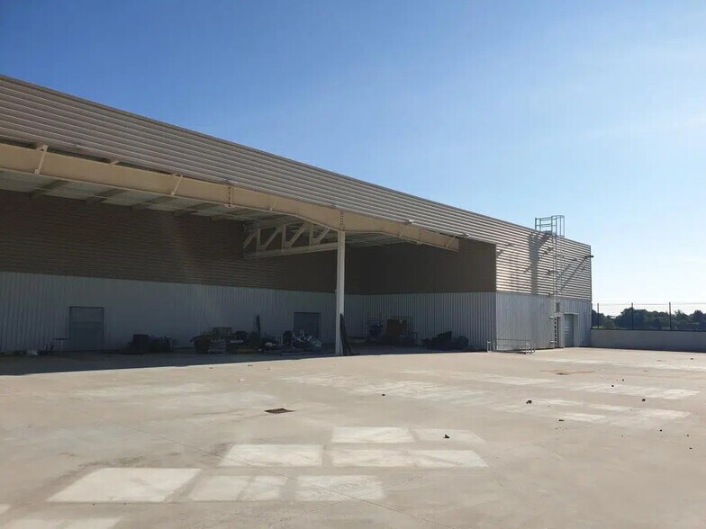 Retail in Phalsbourg for lease - Building Photo - Image 3 of 5