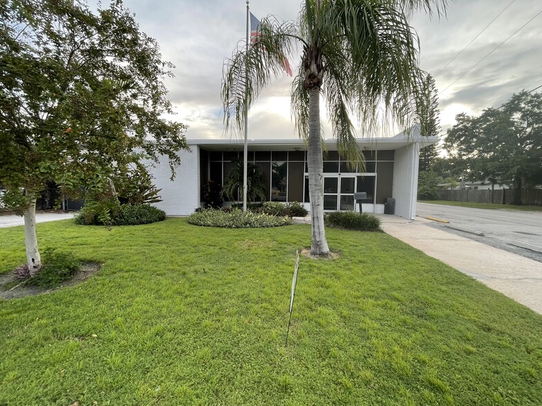 6801 S West Shore Blvd, Tampa, FL for lease - Building Photo - Image 1 of 14