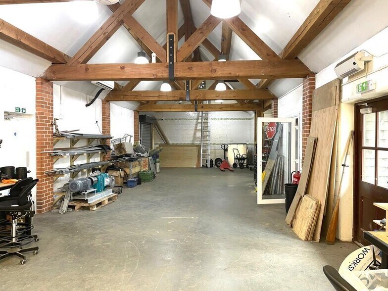Sindlesham Rd, Reading for lease - Interior Photo - Image 3 of 3