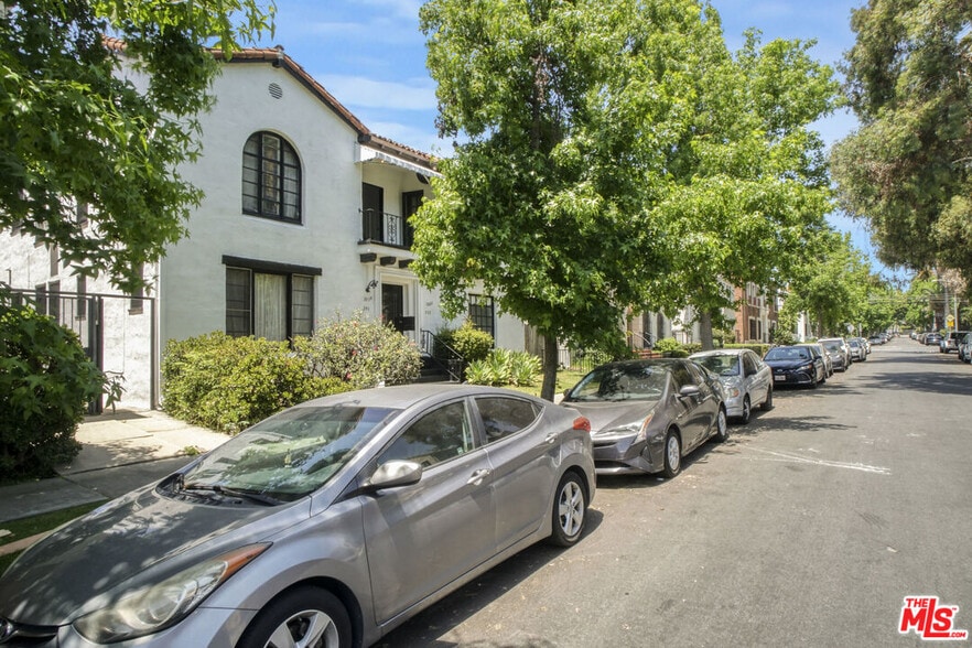 351 N Orange Grove Ave, Los Angeles, CA for sale - Building Photo - Image 3 of 10