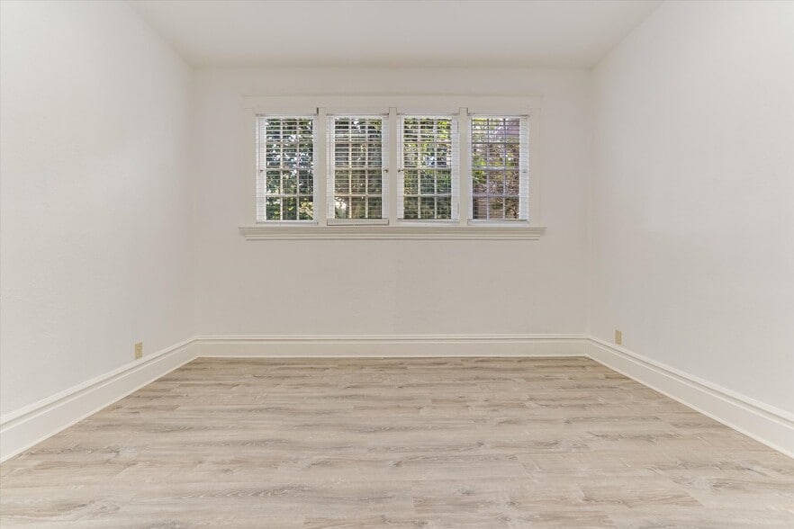 1010 Rio Grande St, Austin, TX for lease - Building Photo - Image 3 of 24