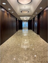 1700 Pacific Ave, Dallas, TX for lease Interior Photo- Image 1 of 6