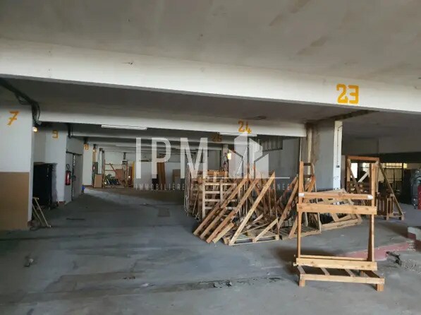 Industrial in Port-de-Bouc for sale - Interior Photo - Image 1 of 5