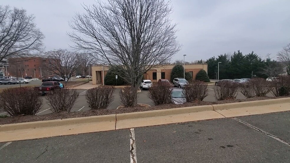 555 Hospital Dr, Warrenton, VA for lease - Commercial Listing Video - Image 2 of 26