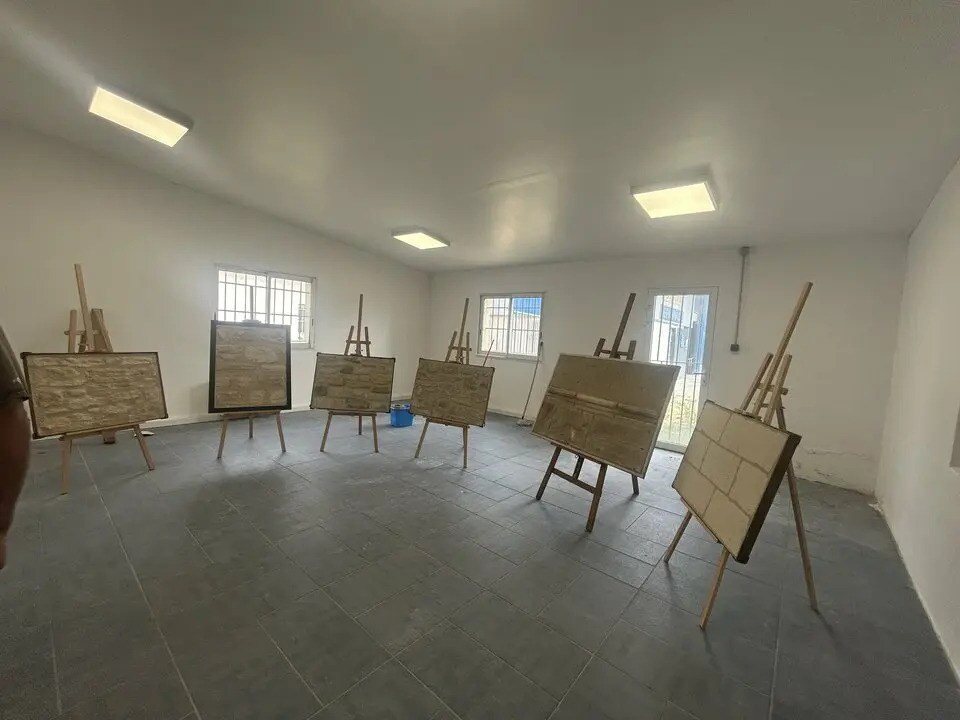 Office in Graveson for lease Interior Photo- Image 1 of 7