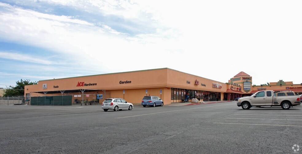 2200 N Yarbrough Dr, El Paso, TX 79925 OfficeRetail for Lease