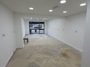 82A Fenwick Dr, Bradford for lease Interior Photo- Image 1 of 2